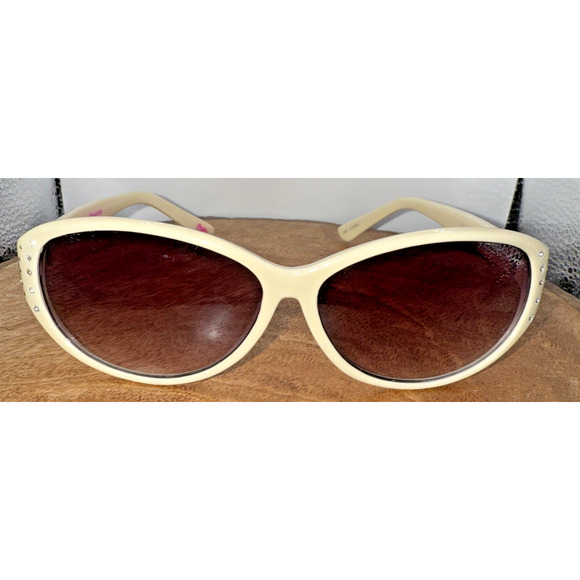 Vintage CANDIES Oversized Cat Eye Sunglasses Cream Ivory Frame Rhinestone Temple - Picture 1 of 12